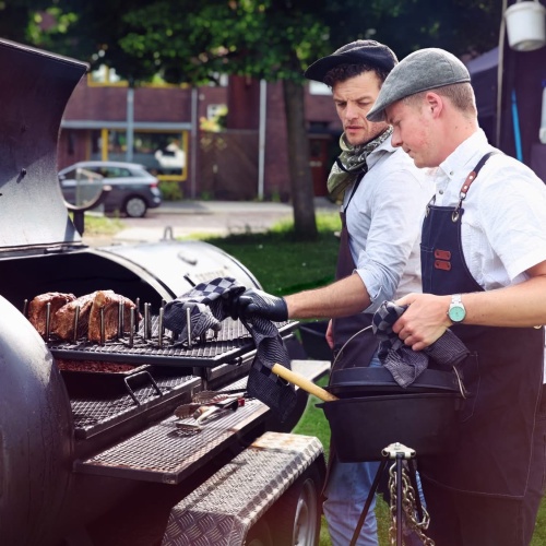 Smokey Bundits Smoker.JPG