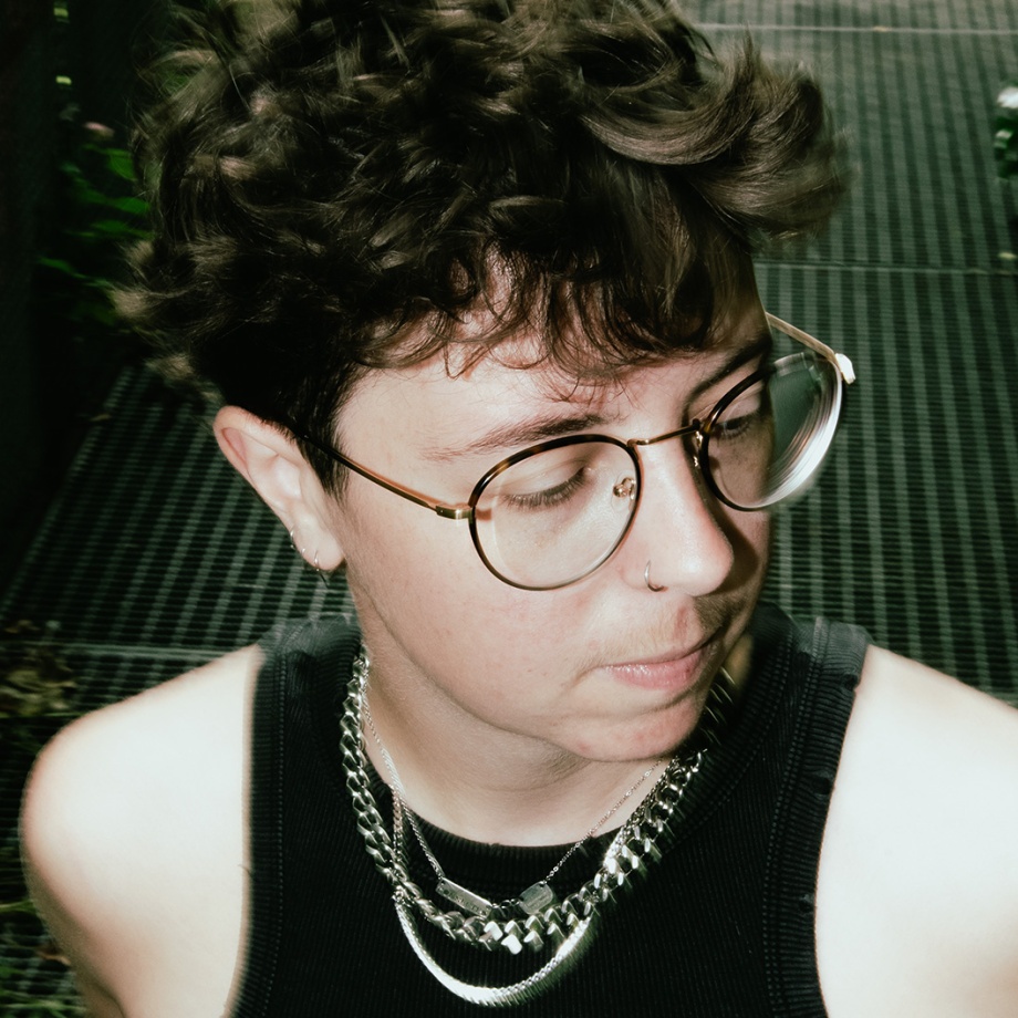 LAURAVIOLI with Divine MC